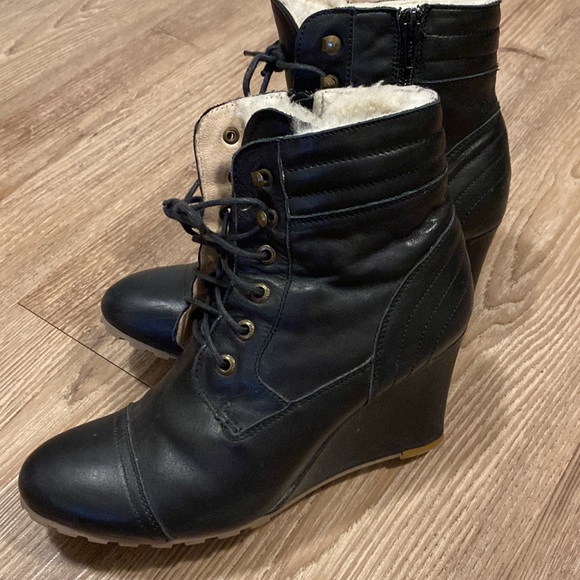 Emu Australia Leather Booties - Picture 4 of 9